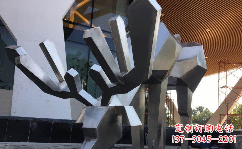 郴州聚体雕塑抽象几何驯鹿