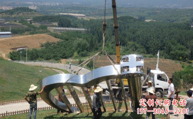 郴州公园竖琴雕塑——缔造完美的艺术景观