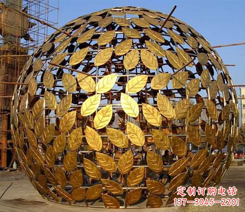 郴州不锈钢树叶镂空球景观雕塑