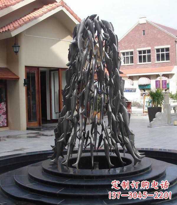 郴州跃动的生命——景区向上游的鱼群喷泉雕塑