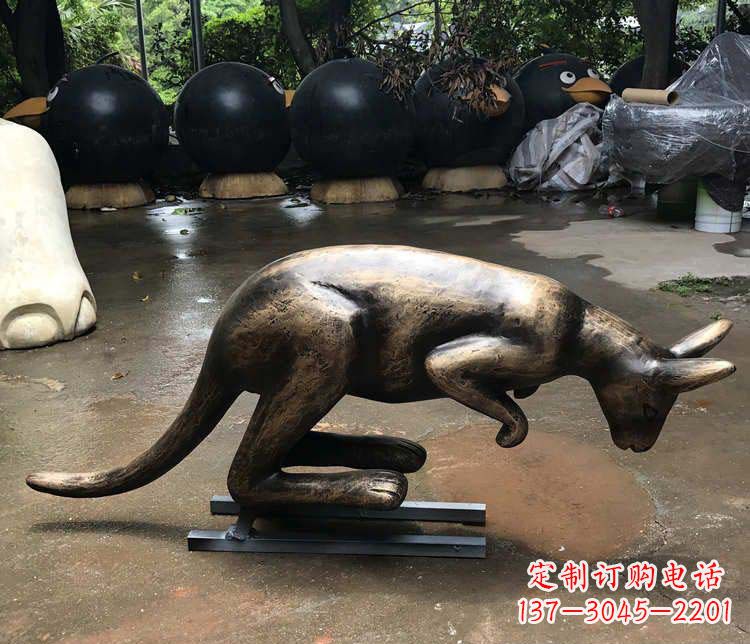 郴州公园袋鼠动物铜雕