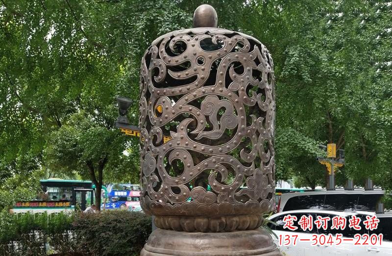 郴州浪漫精致镂空灯笼铜雕