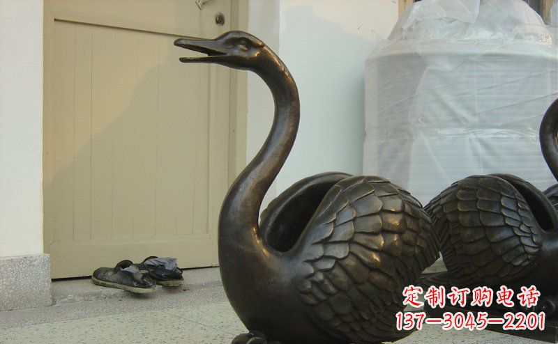 郴州绝美铜板雕刻天鹅雕塑