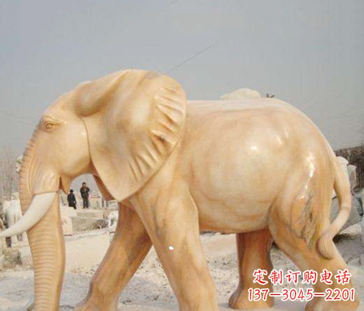 郴州公园晚霞红大象雕塑