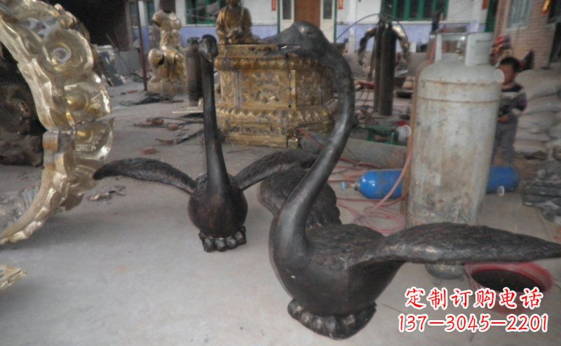 郴州汇聚灵性的仙鹤塑像