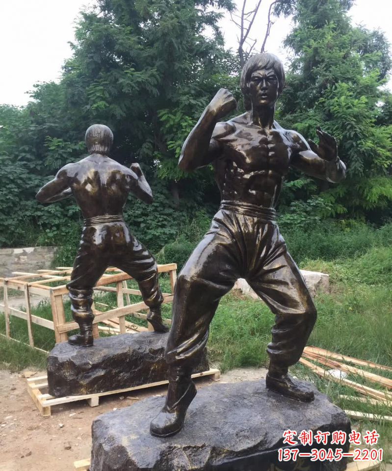 郴州荣耀李小龙,经典之作——“功夫之王”铜雕塑