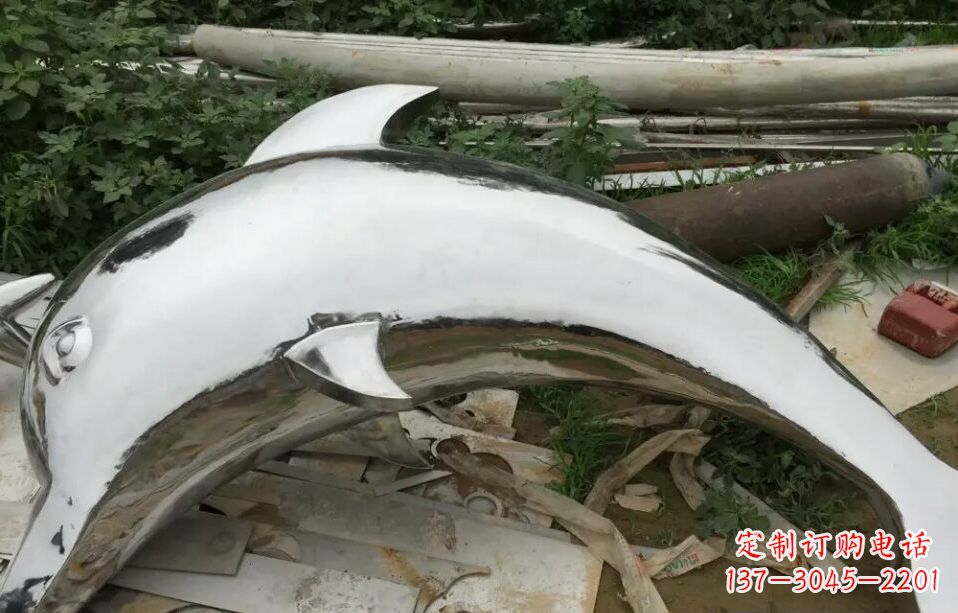 郴州展现动感的不锈钢海豚雕塑
