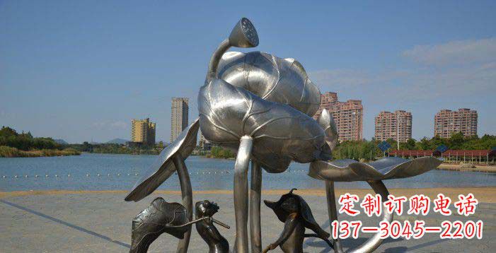 郴州广场不锈钢莲蓬莲叶和青蛙雕塑