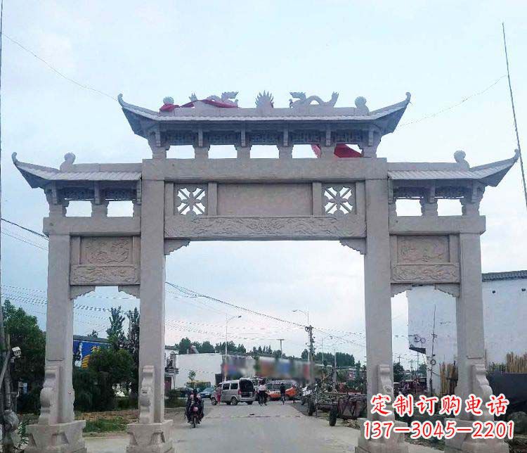 郴州街边三门牌坊石雕