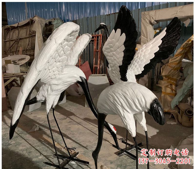 郴州石雕展翅丹顶鹤动物雕塑