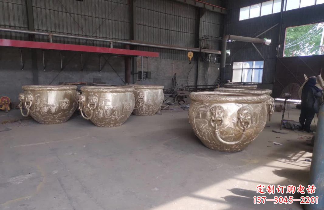 郴州寺庙水缸铜雕塑