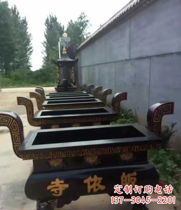 郴州寺庙四足方形香炉铜雕