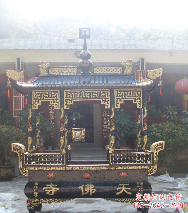 郴州寺庙铸铜四足方形带顶香炉