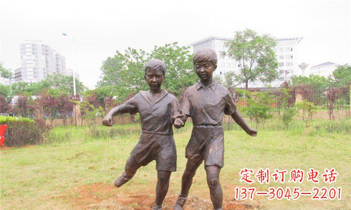 郴州踢足球公园人物铜雕 (2)