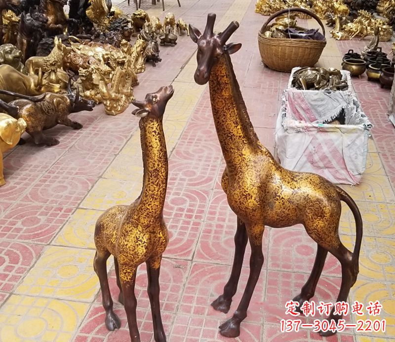 郴州铜雕长颈鹿