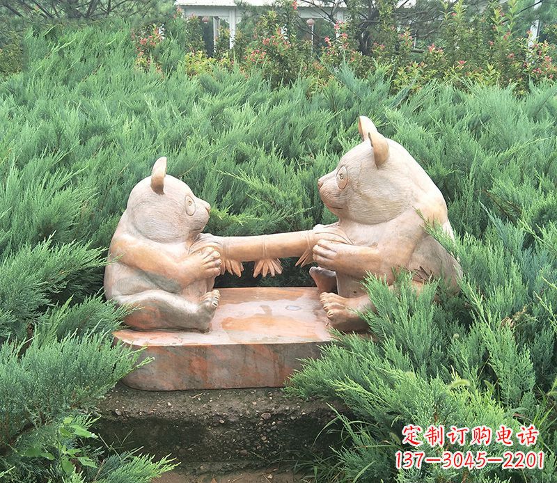 郴州晚霞红熊猫母子石雕