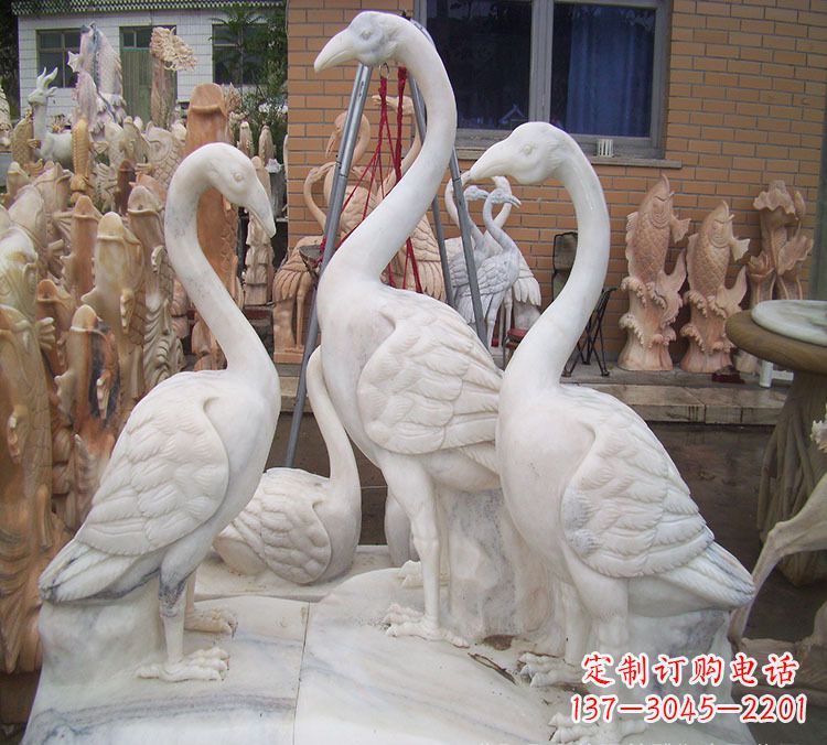 郴州仙鹤衔树枝 石雕