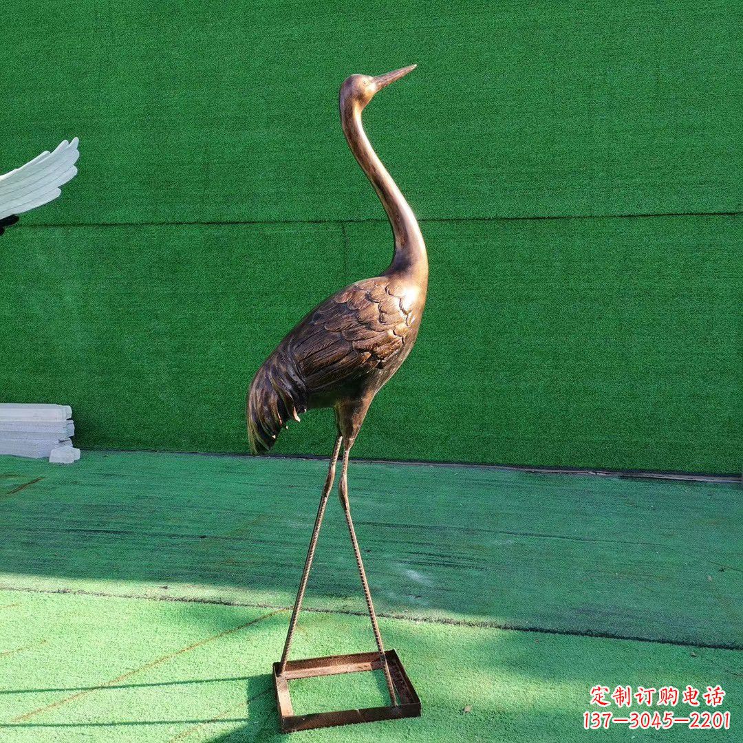 郴州仙鹤衔芝铜雕