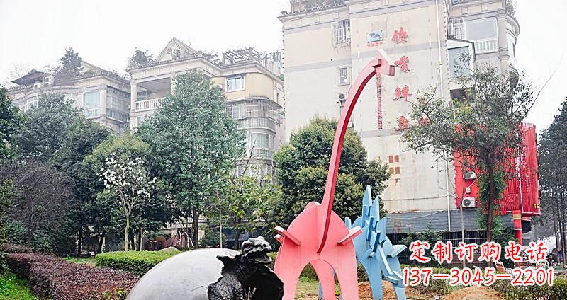 郴州小区破壳而出的小恐龙景观铜雕