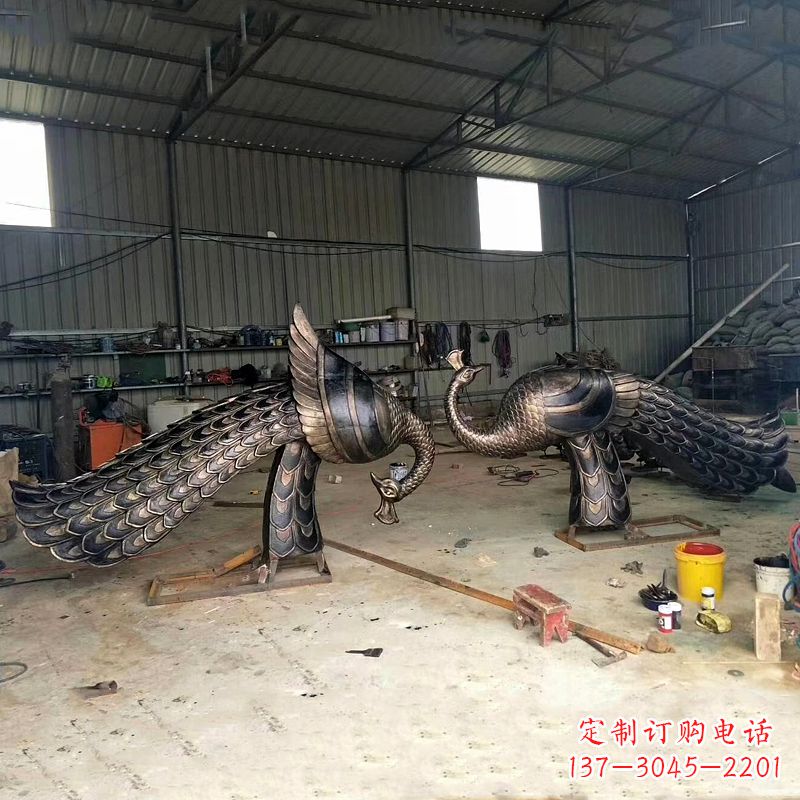 郴州铸铜孔雀雕塑